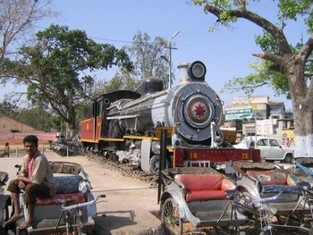 steam display outside purulia station black queen -1.jpg