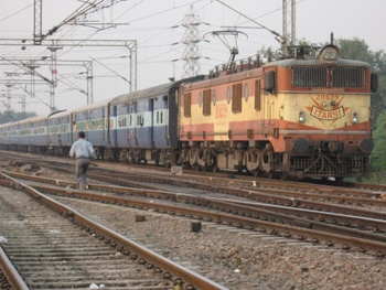 ET WAM 4 with Mahakaushal Exp she was late today. Rear view mirror can be seen at cab