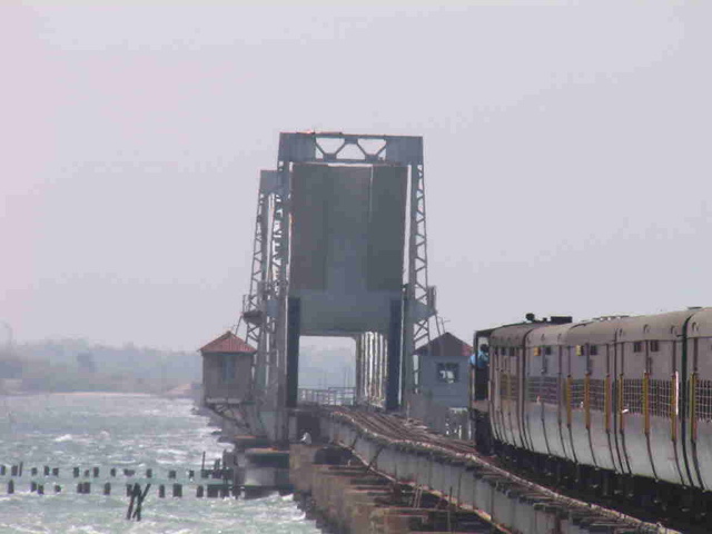 Pambam_bridge.jpg