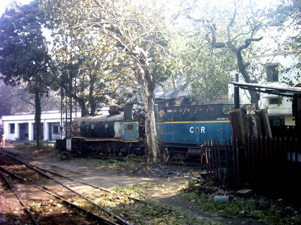 Poor steam Loco at parel workshop_ please somebody save her.JPG