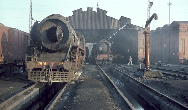 A view of the running shed at Saharanpur with WP #7591 and WP #7041 to the fore on 17 February 1992. By Roger Morris - Buriton W