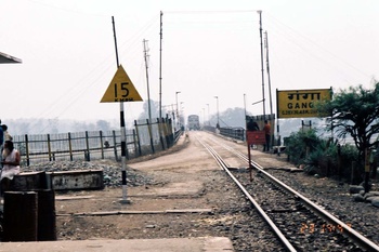 Kachhala bridge view from Kachhala bridge Stn.jpg