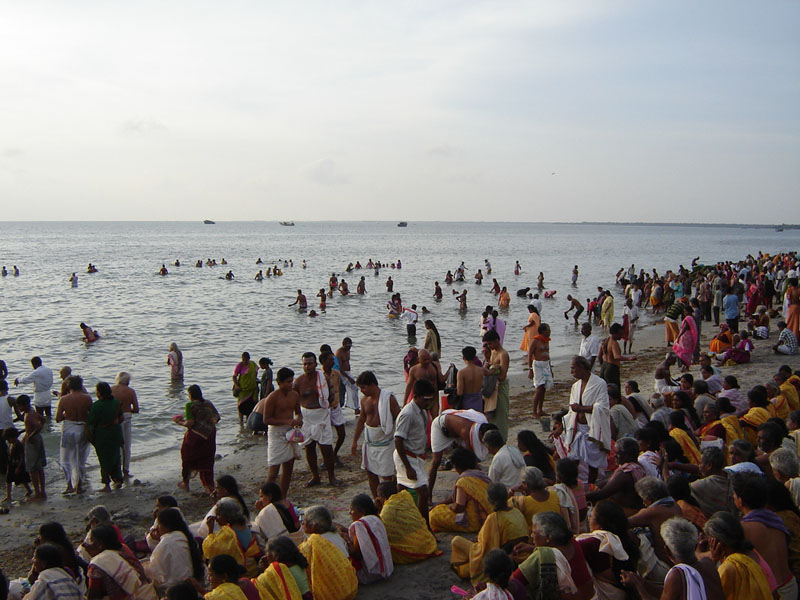 Pilgrims, mostly from the north, throng the watrfront at Rameshwaram