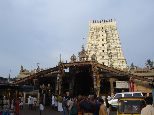 The all-white Gopuram of the Ramalingesvara Temple at Rameshwaram