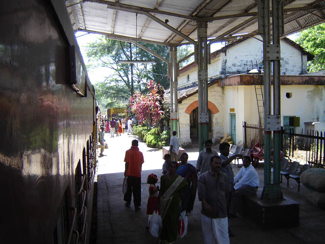 Tenmalai is a typical example of the stations on this ghat section