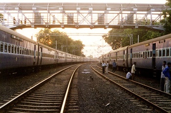 mumbai_mail_ami_pass_pulgaon.jpg