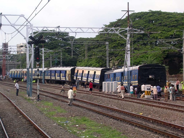 EMU_derailment