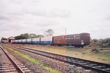 F1010018