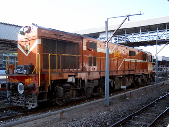 the_loco_looked_dashing_in_a_orange_livery_note_the_shakti_written_across_it_s_side_photo_by_vicky.jpg