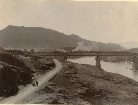 Freight train on Attock Bridge, 1900