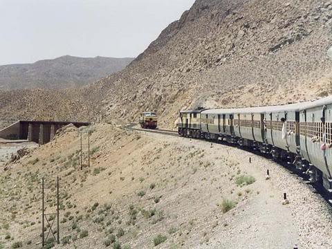 Train on Bolan Pass. Photo by Malcolm Peakman