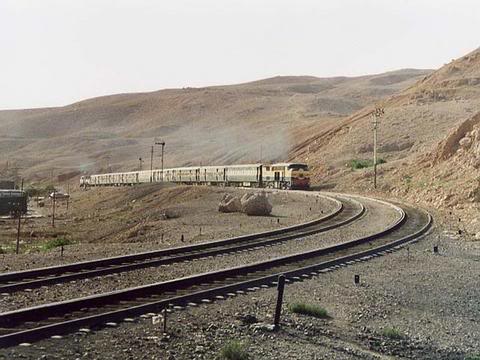 Train on Bolan Pass railway line