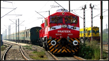 SHF view of the same loco, Tughlakabad(TKD) WDP-4B #40079, "PRATEEK", according to the officials it arrived at Anand V