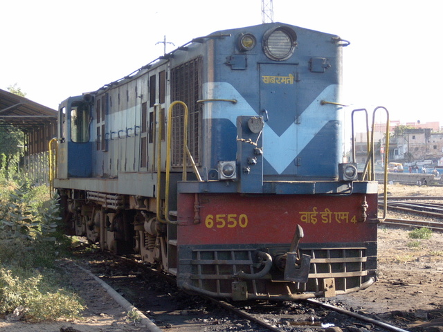 YDM_4_6550_at_ajmer_loco_shed_photo_by_vicky