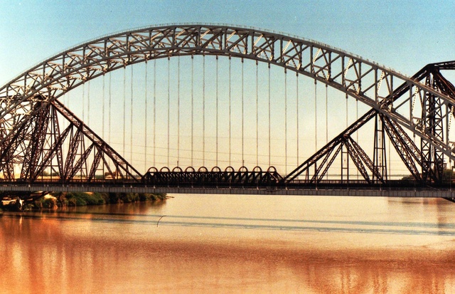 	The Ayub and Lansdowne bridges at Sukkur