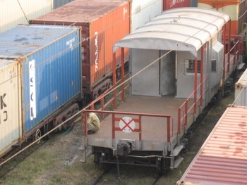 37 New Long Caboose all in white been shunted by WDM.jpg